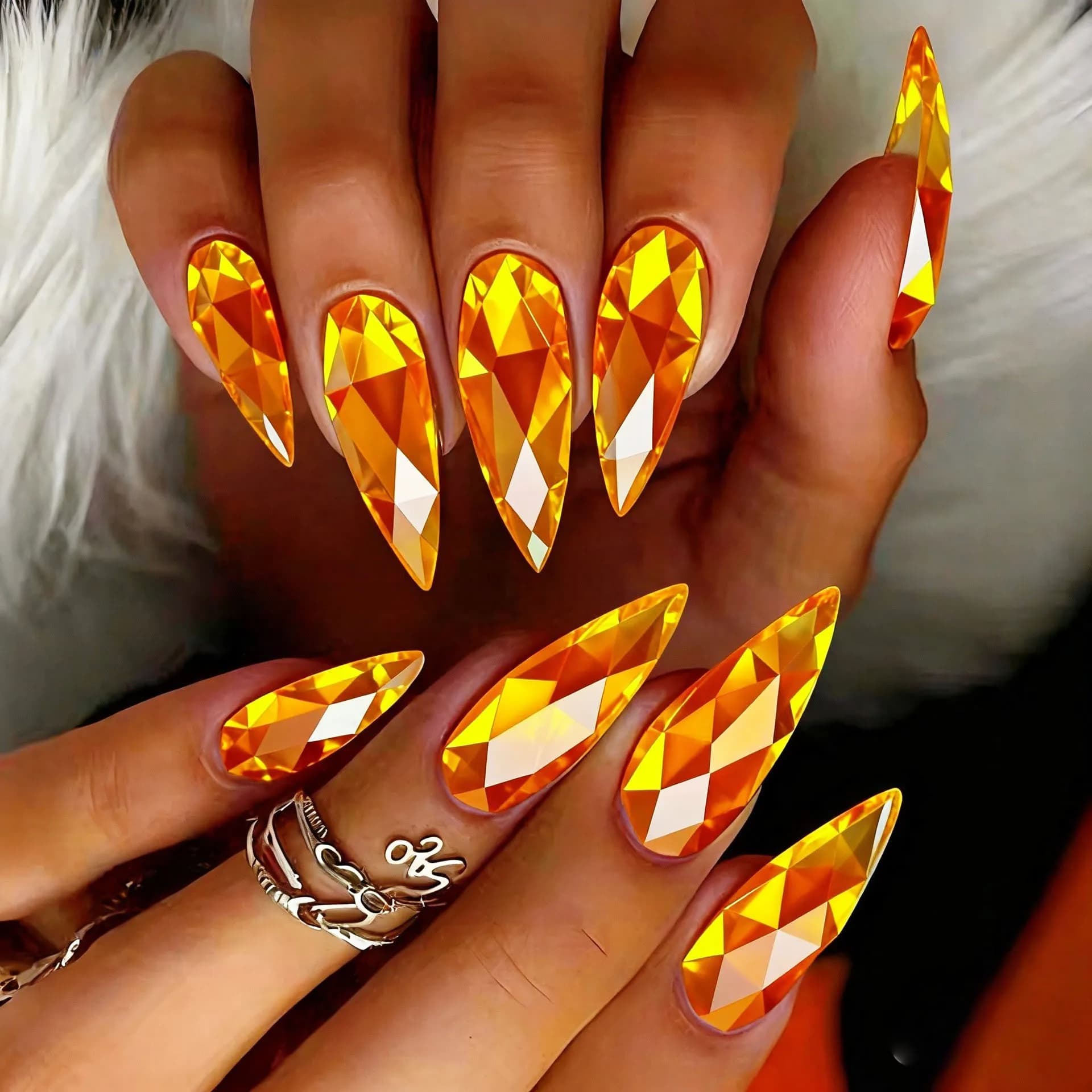 Medium-length fake nails for women and girls, champagne yellow color, metallic 3D wheels, almond holographic tips, pressed fingernails.