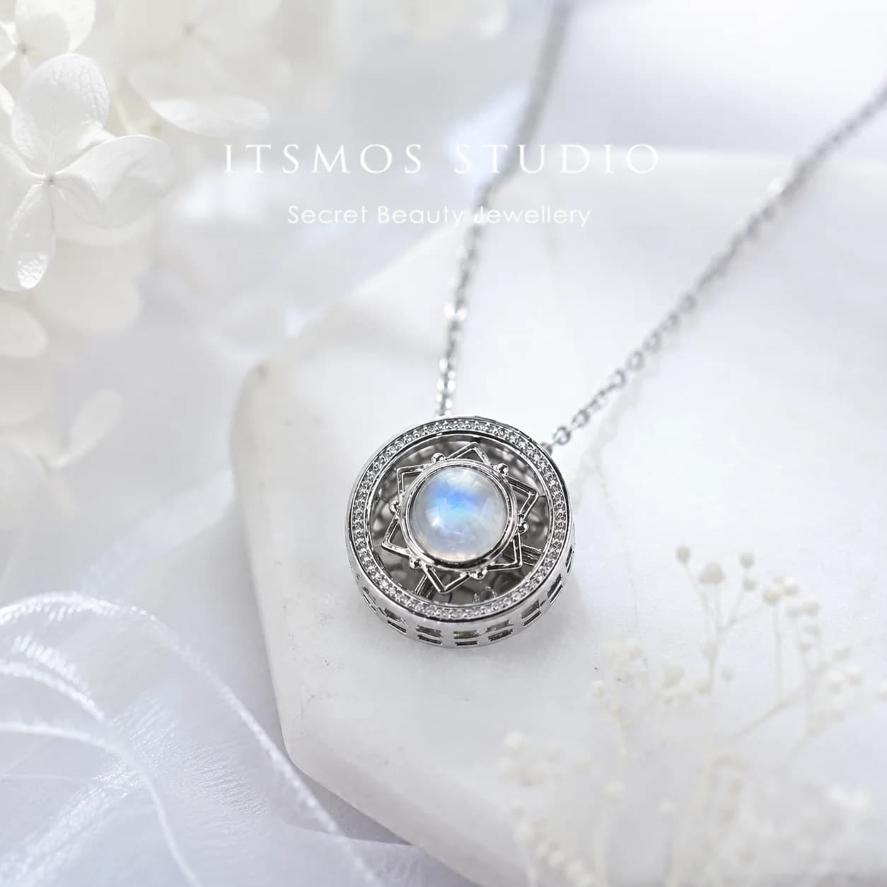ITSMOS Natural Moonstone Spinner Pendant Necklace Rotating Celestial Star Charm Chain Anxiety Relief Fidget Jewelry for Women
