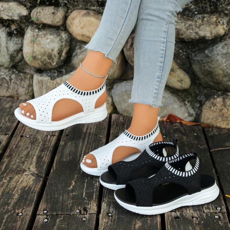 New Women's Sandals 2026 with Single Buckle, Anti-slip and Resistant to wear, Breathable and Comfortable for Outer, with Color Blocks