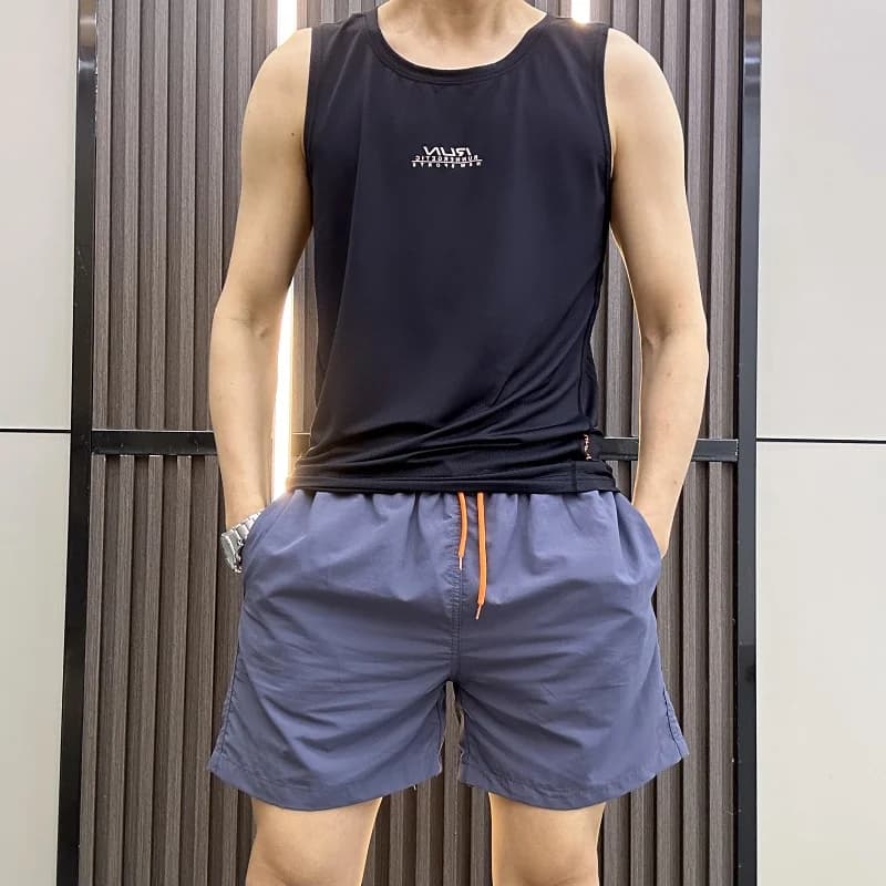 Canotta Estiva in Seta Ghiaccio Liscia, Altamente Elastica e Traspirante, per Allenamento Sportivo, Asciugatura Rapida, Senza Maniche, per Fitness e Calcio, Moda Urbana Maschile