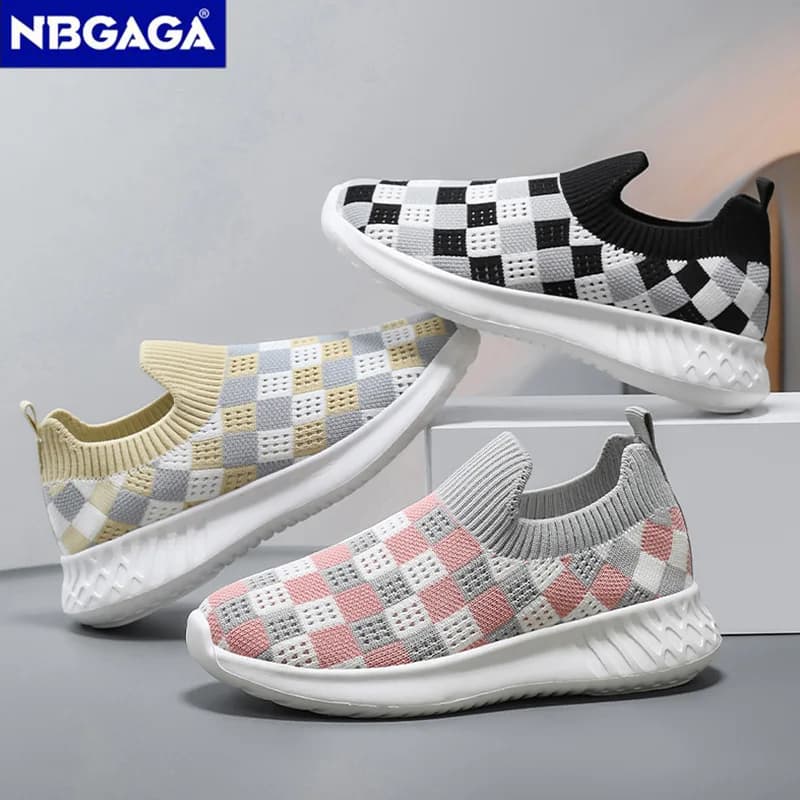 Spring&Summer Kids Girls Slip-On Sneakers Breathable Mesh Casual Shoes Lightweight Soft Sole Anti-Slip Outdoor Walking Shoes