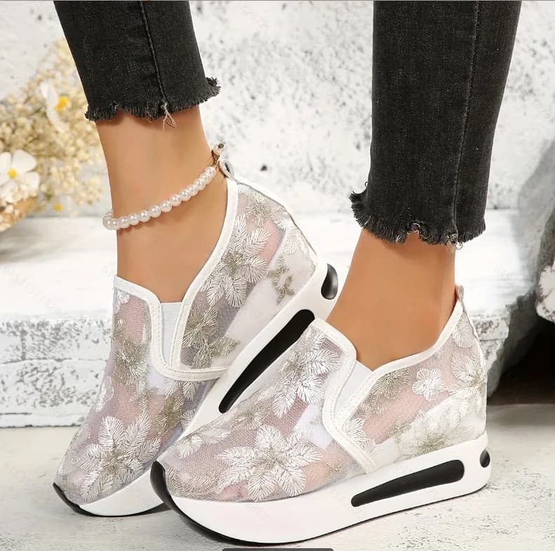 Scarpe basse in pizzo con plateau Scarpe sportive da donna Sneakers traspiranti in mesh Nuovi sandali casual estivi Scarpe da ballo a dondolo da spiaggia