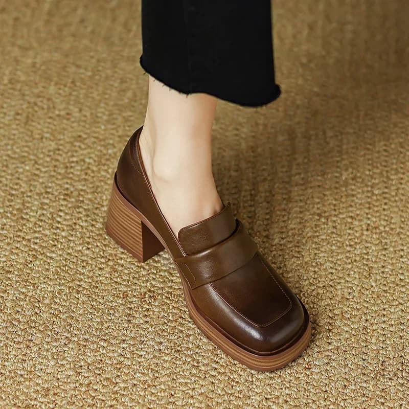 Scarpe per le donne Retro stile britannico tacchi alti spessi mocassini scarpe in pelle con plateau 2024 estate nuove scarpe da donna con punta quadrata francese