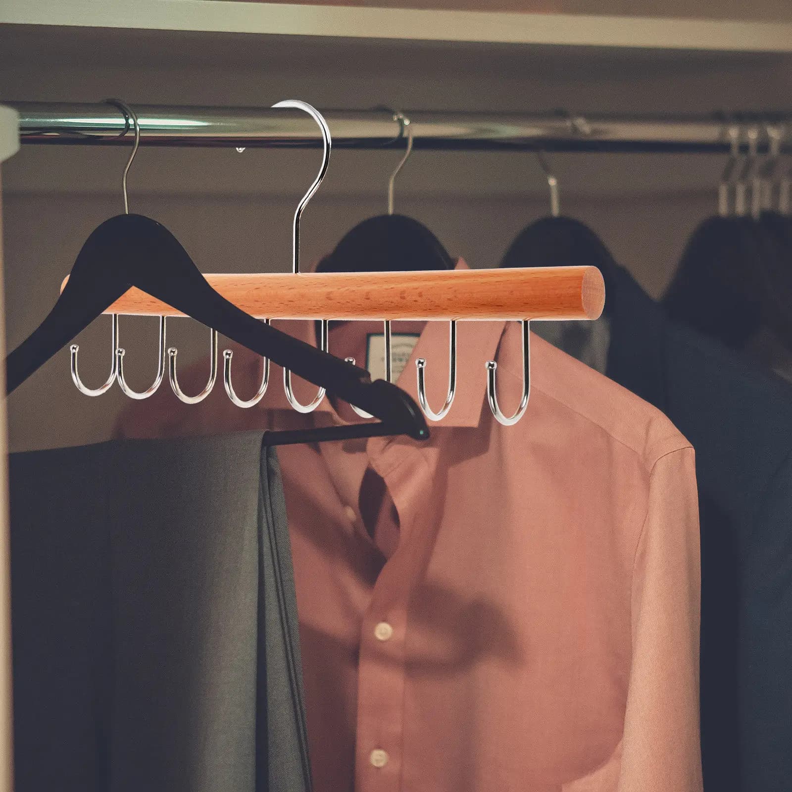 Appendiabiti Multifunzionale in Legno Massello con Ganci Multipli per Cinture, Cravatte, Sciarpe, Pantaloni, Canotte, Organizzatore per Borse e Borsette