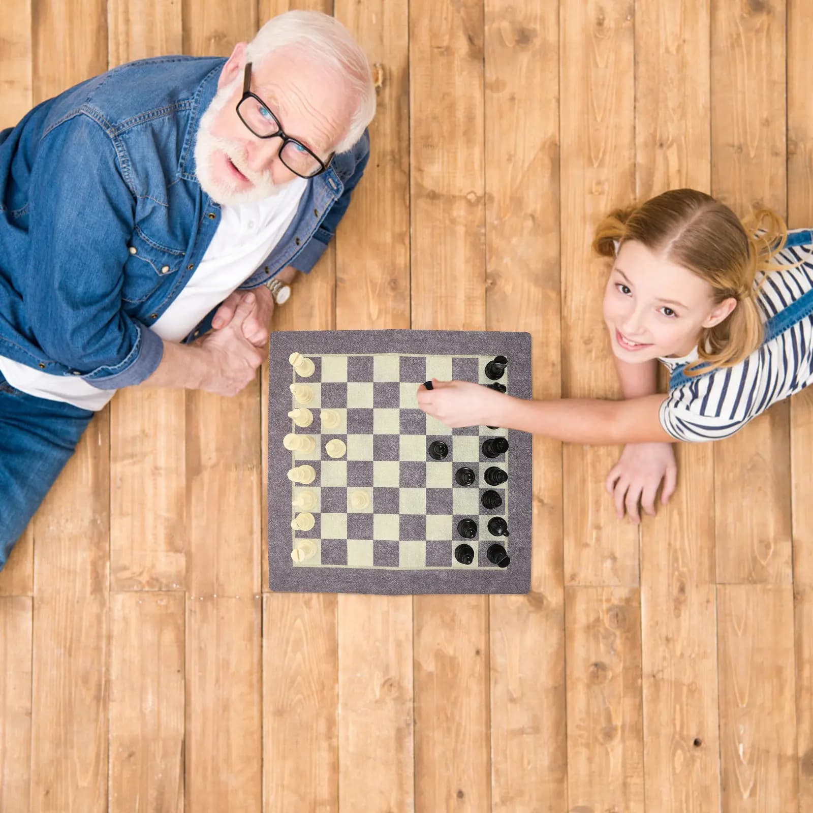 Set di Scacchi Premium in Plastica con Scacchiera Pieghevole per Bambini e Adulti, Gioco da Tavolo Educativo Portatile
