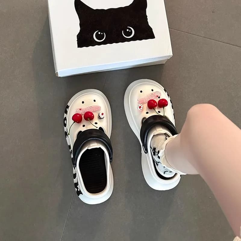 Zoccoli da donna con decorazioni a ciliegia, design di nicchia alla moda, suola spessa antiscivolo, mules a punta chiusa, ciabatte estive casual da esterno per signore