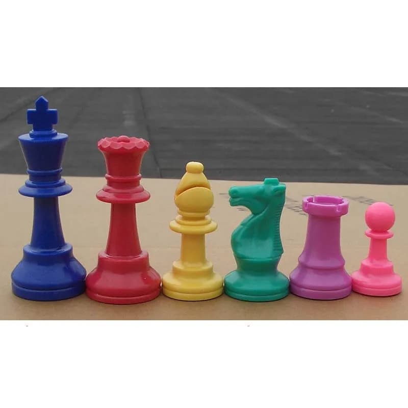 Figurina di scacchi Gioco da tavolo Giocare a colori Pezzi degli scacchi in plastica Set Pezzi Pawns Gettoni