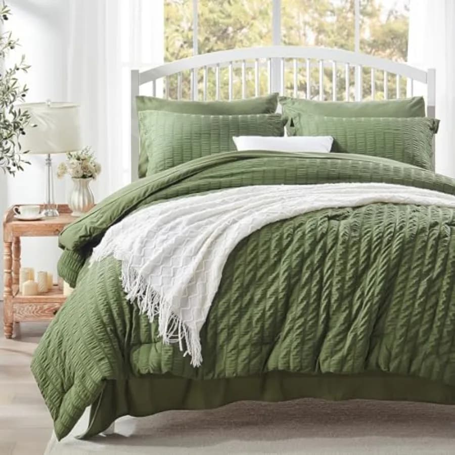 Set Queen 7 Pieces Green Oliva in Seersucker, Complete Set with Cover and Sheet for All Seasons with 1 Comforter