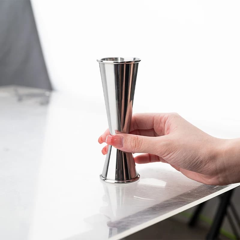 Misurino per Cocktail e Vino 30/60ml, Shaker in Acciaio Inox, Jigger Doppio per Misurare Liquori, Accessori da Cucina e Bar