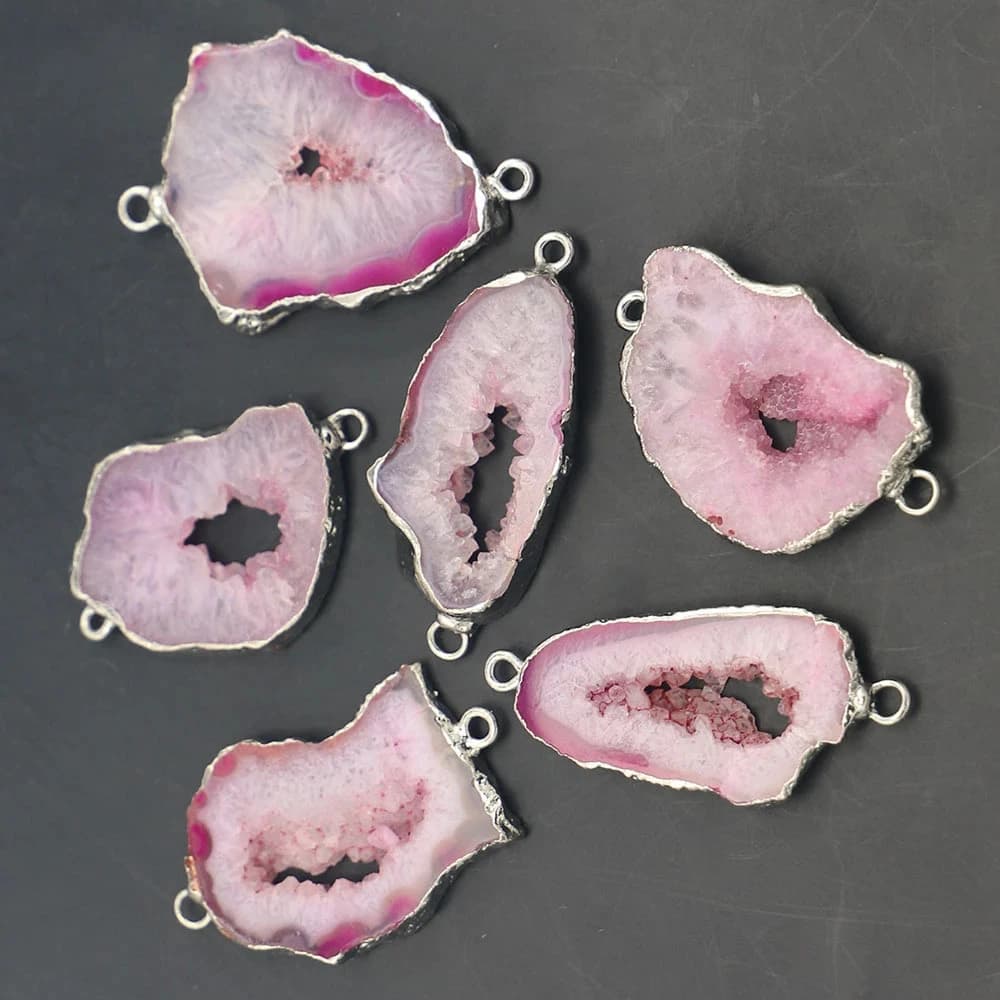 Ciondolo Irregolare in Agata Rosa Naturale con Bordo Placcato Argento, Accessorio per Gioielli Fai-da-Te, Orecchini e Collane, 1 Pezzo