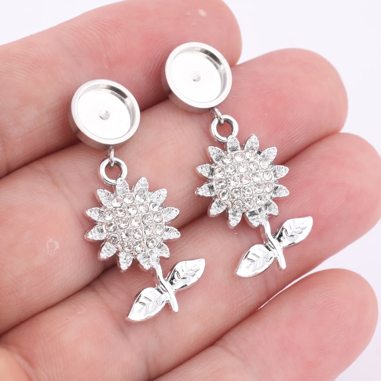 10 pz Girasole Fascino Orecchino Base Spazi Vuoti Misura 8mm Cabochon Orecchini Lunetta Impostazione Borchie In Acciaio Inox Risultati Dei Gioielli Fai Da Te