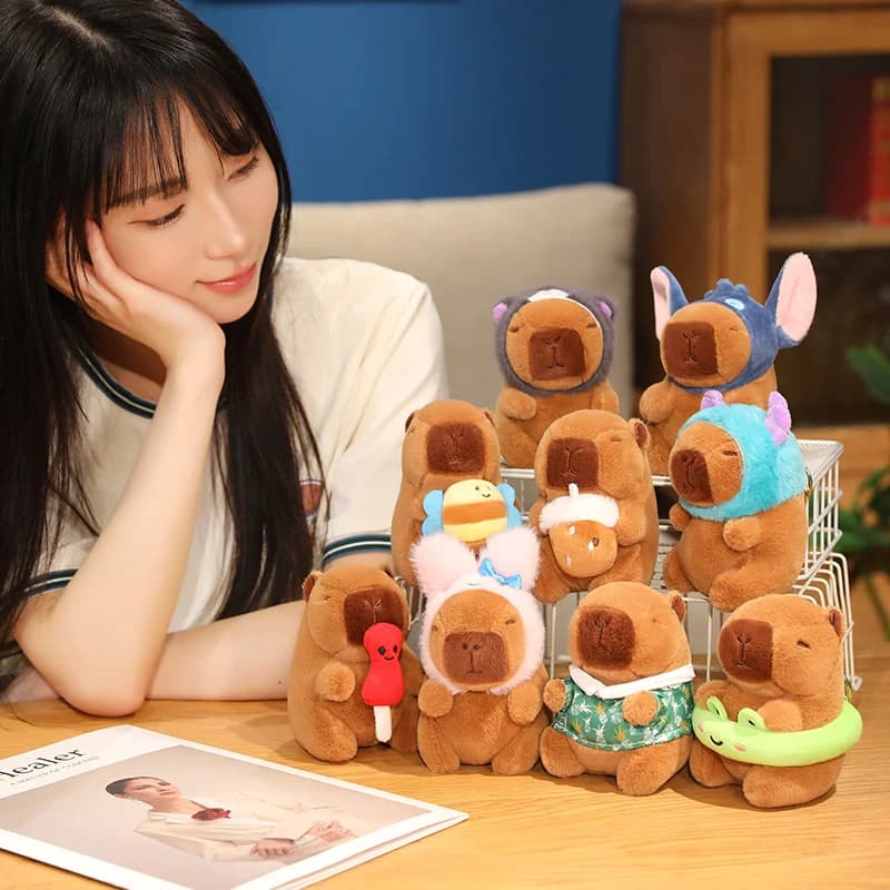 Capibara Peluche Portachiavi Ciondolo Capibara Cosplay Pokemon Pikachu Disney Stitch Sanrio Kuromi Peluche Sacchetto di Farcito Decor Regalo