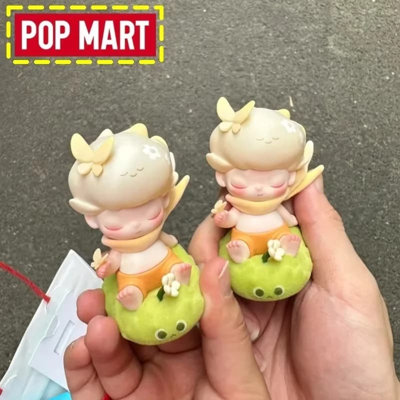 Pop Mart Dimoo By Your Side Blind Box Edition - Tema Curativo - Statuetta Anime da Collezione - Ornamento da Scrivania - Regalo di Compleanno