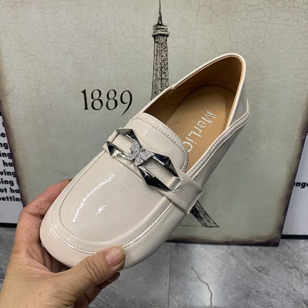 Scarpe basse da donna alla moda Mocassini da donna in pelle verniciata Taglie forti Scarpe casual da donna Designer Mullers femminili antiscivolo