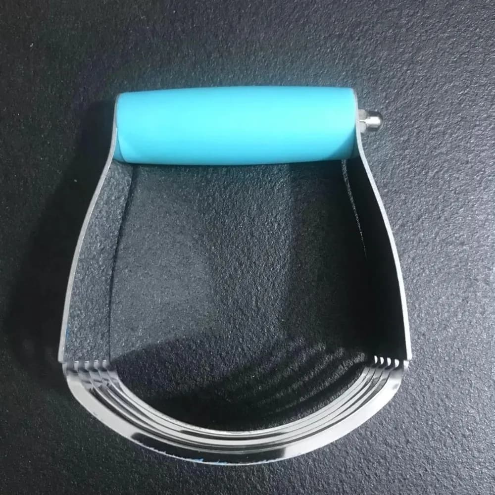 Professional Heavy Duty Stainly Steel Dough Blender Pastry Cutter with Blades for Baking Kitchen Pastry Butter Pie Crust Dough Mixing Tool