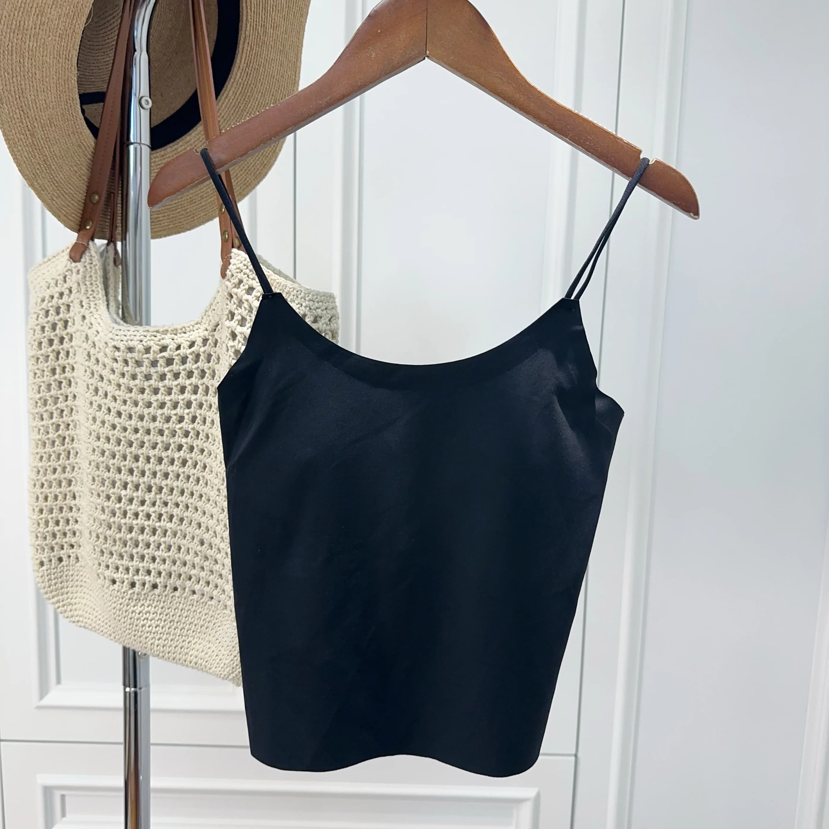 Summer New Ice Silk Strap Vest Women with Chest Pad Gathered Seamless Thin Indoor Outdoor Wear Beautiful Back Underwear
