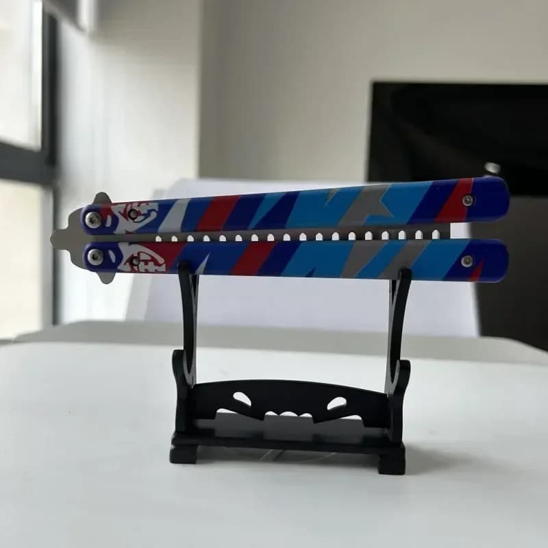 Spazzola a Farfalla Valorant da 23 cm GO Vol 2, Accessorio da Gioco in Metallo, Spada Samurai, Espositore da Scrivania, Regalo Giocattolo