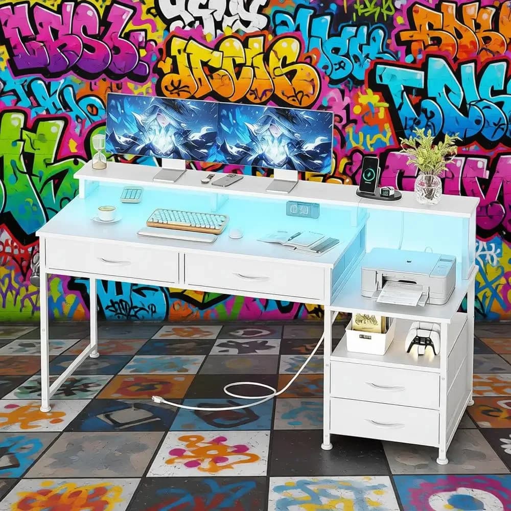 Scrivania bianca da 53 pollici con 4 cassetti, prese di corrente, supporti per monitor e stampante, scrivania da gioco e studio illuminata a LED