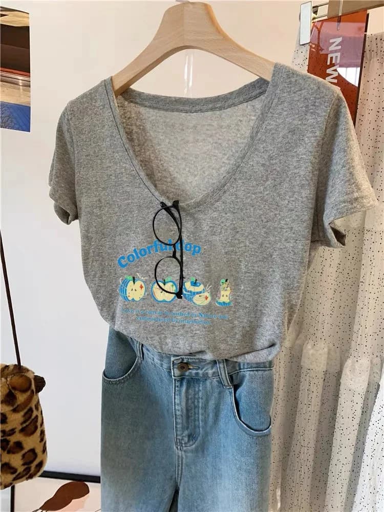 Loose Summer Blue V-neck Short Sleeve T-shirt for plus Size Women Lightweight Comfortable Shaped Fashion Korean Style