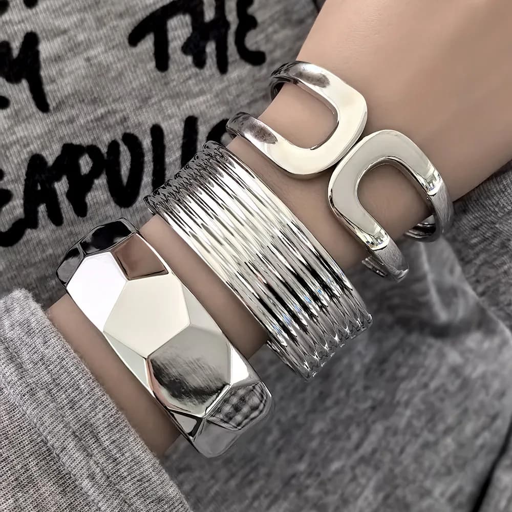 KMVEXO Braccialetti a molla larghi irregolari lisci esagerati per le donne Bracciale a polsino geometrico in metallo punk hip-hop per le donne Pulseras