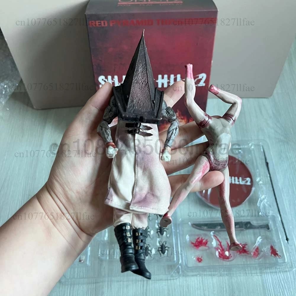 Mezco Toys Silent Hill 2 Testa della piramide dell'esecuttore Uno: 12 Piramide rossa Cosa Action Figure Giocattoli di modello Joint Mobile Doll Room Decor