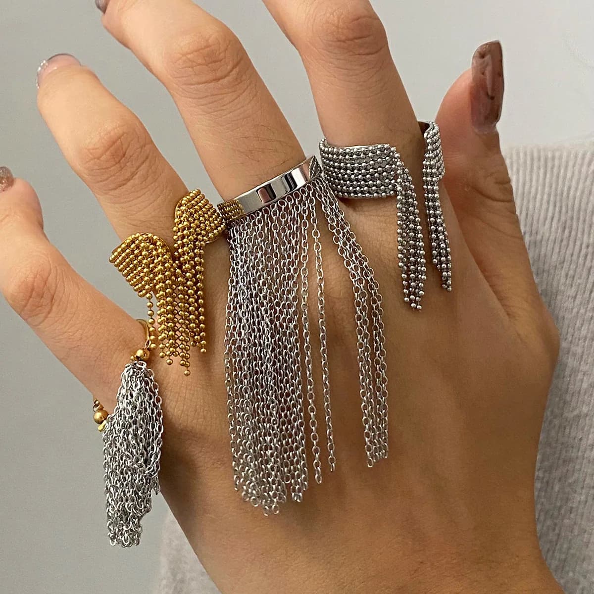 Dichiarazione di moda in acciaio inossidabile con catena lunga con nappa Anello ampio aperto Gioielli geometrici hip-hop vintage Regalo per feste alla moda per le donne