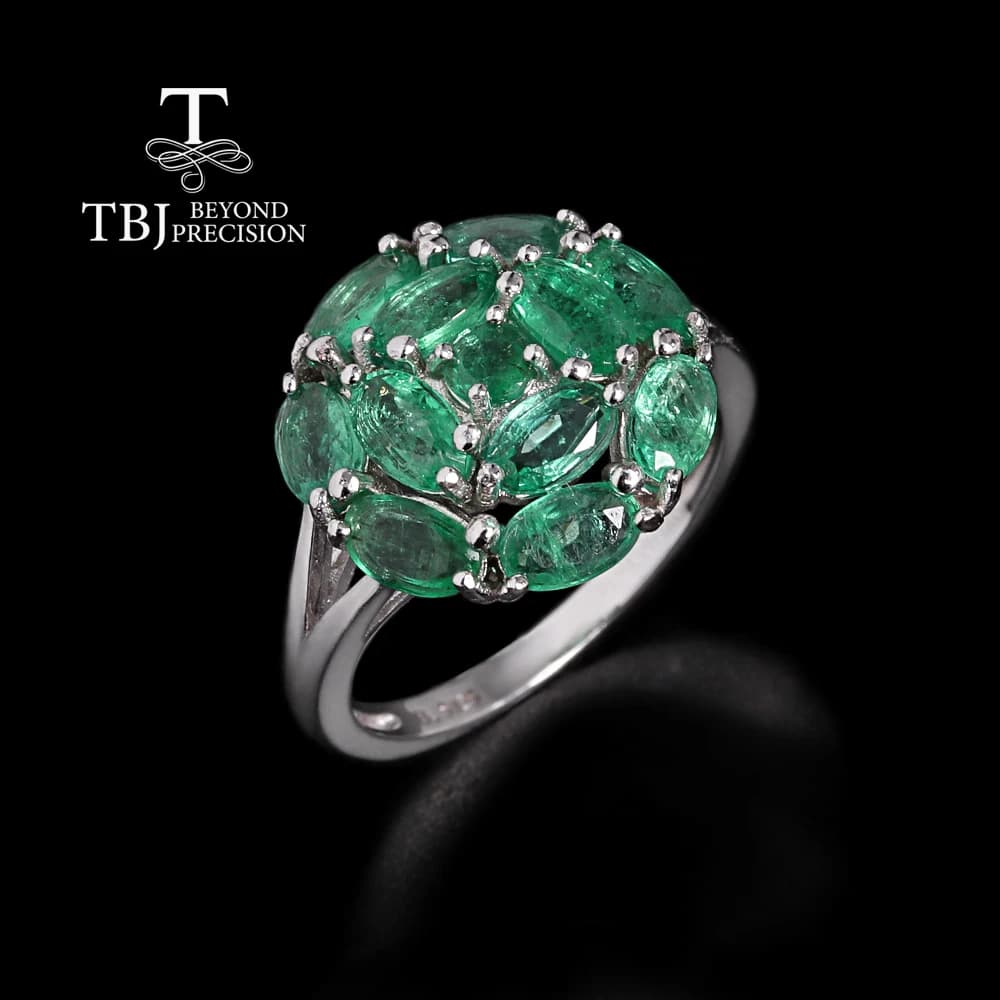 2026, 925 Sterling Silver Light Luxury Ring with natural emerald of Zambia, refined jewel, elegant and noble, woman's gift