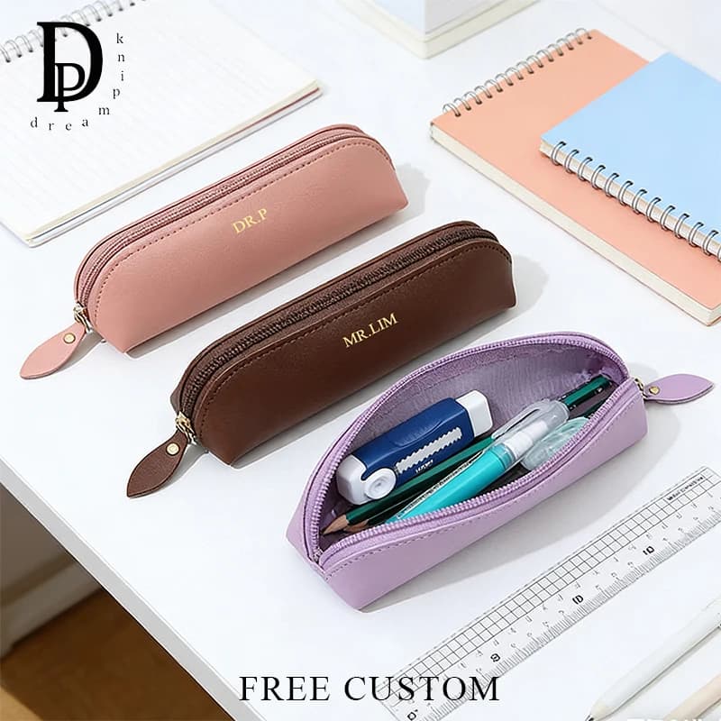 Astuccio Portapenne Personalizzato con Iniziali, in Pelle PU, Lussuoso per Ufficio e Studenti, Borsa Portaoggetti Personalizzata, Borsa da Viaggio per Cosmetici