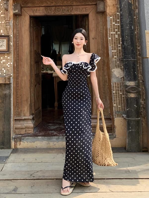 Retro Black Polka Dot Bell Sleeve Square Neck Long Waist Cinched Hepburn Style Beach Vacation Dress French Style Tea Break Skirt