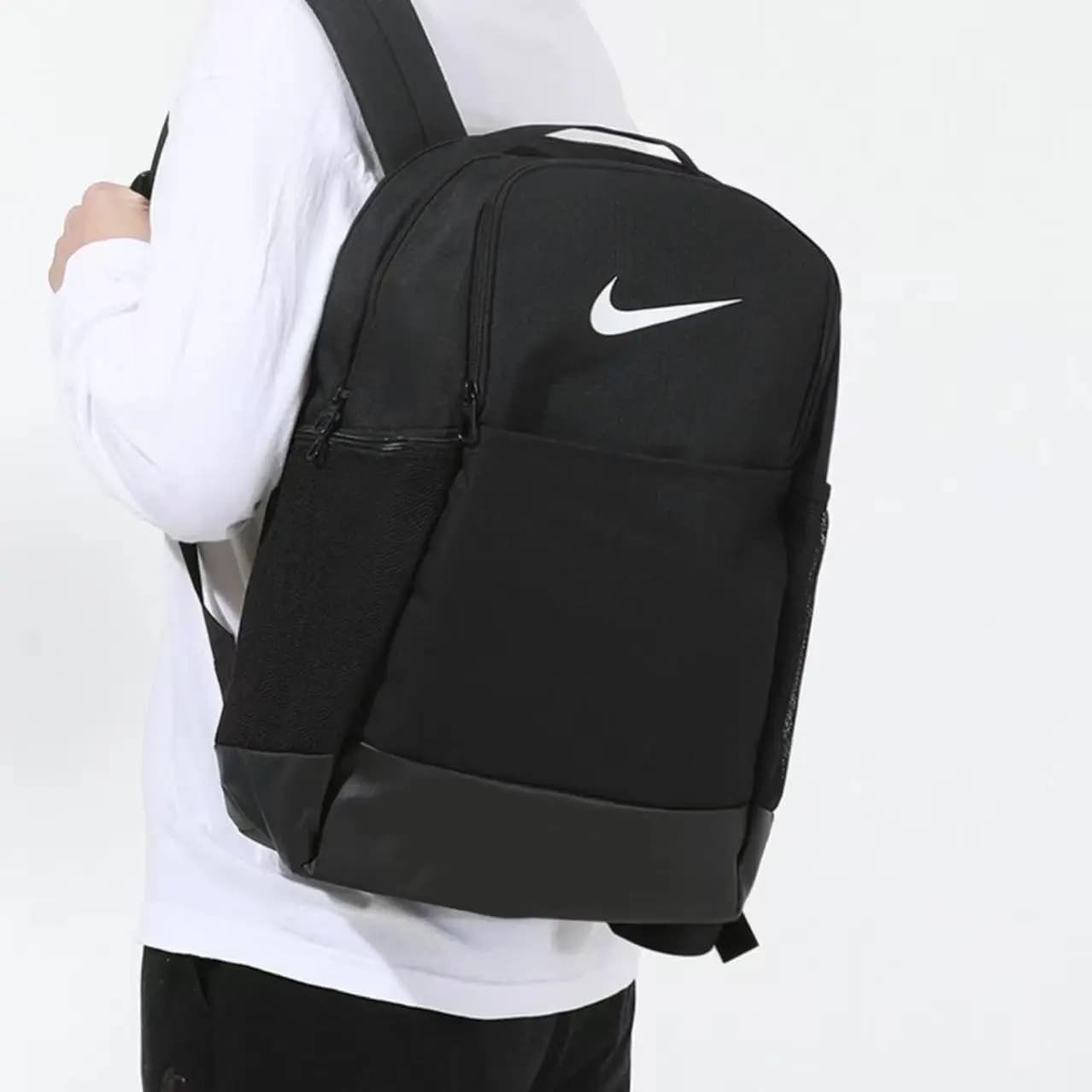 Nike Small Logo Backpack Regular Unisex Basic Versatile Simple Style Travel Student Polyester School Bag Backpack Couple Style Black Dh7709-010