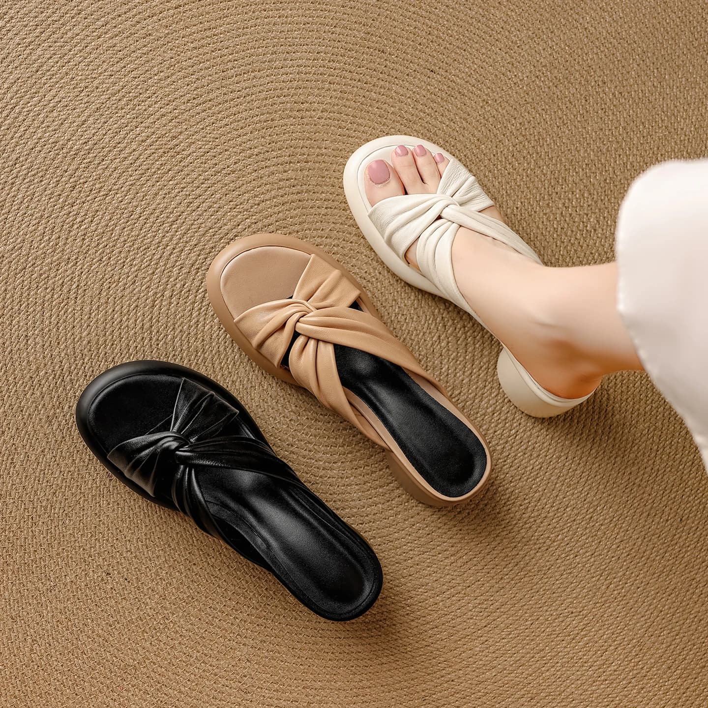2026 new summer women sandals natural leather 22-25cm sheepskin cross-strap pleated mules round heel women slippers fashion