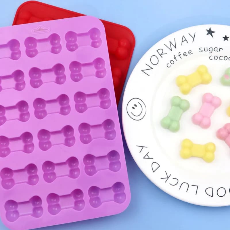 Wholesale 18-piece Bone Silicone Chocolate Mold Ice Grids Mould Baking Diy Fire Paint Wax Stand Molds 150
