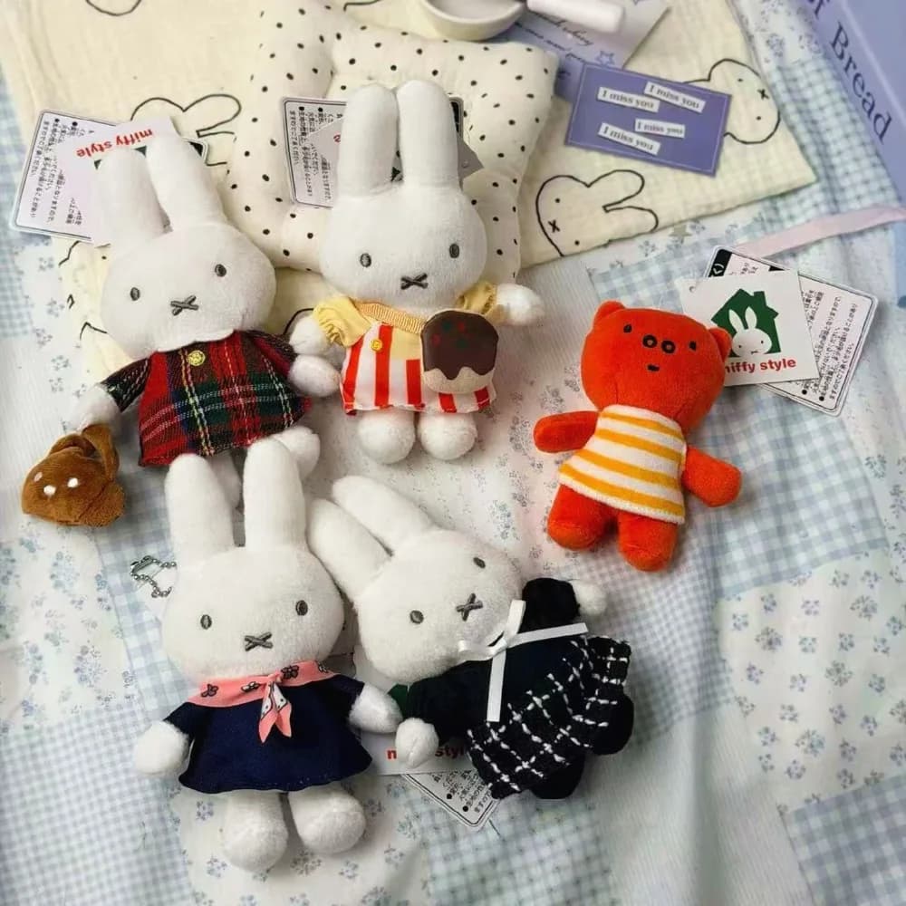 Ciondolo Bambola Kawaii Miffy, Ornamento a Forma di Cartone Animato con Abito da Marinaio, Decorazione per Zaino, Regalo per Coppie, Giocattolo per Ragazze