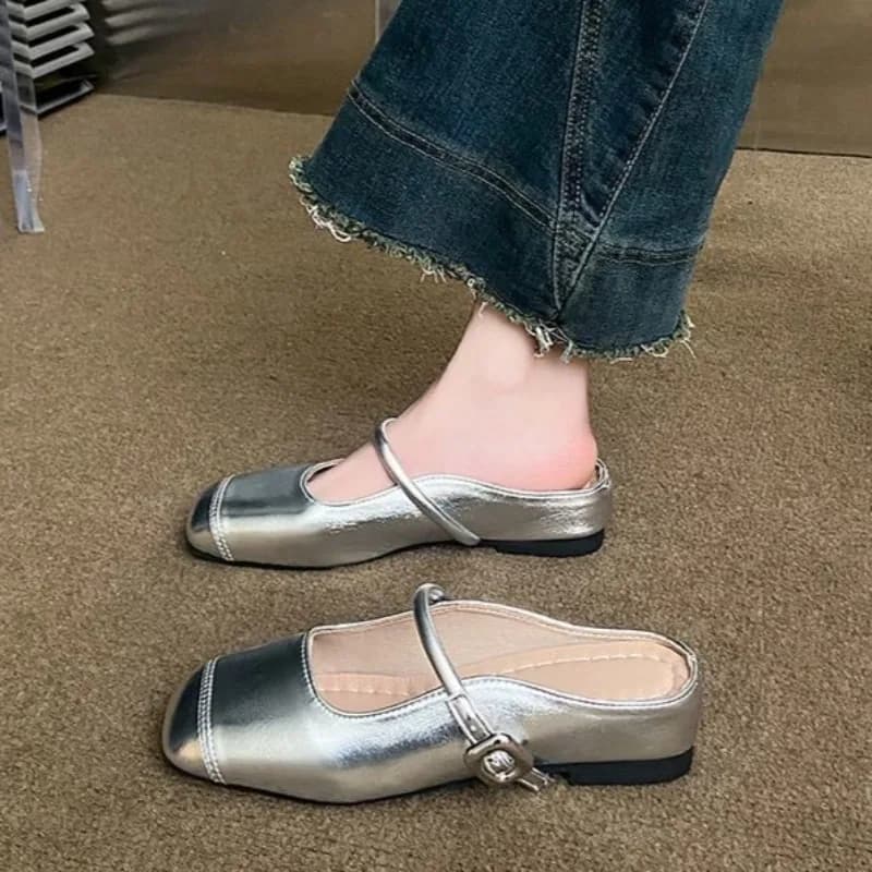 French-Inspired Closed-Toe Mules for Women Flat Slip-On Sandals with PU Upper Versatile Daily Wear Casual Shoes 2026 New Style