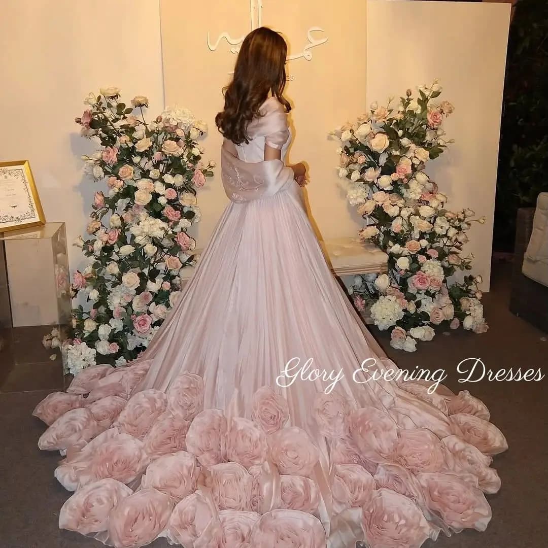 Abiti da ballo in tulle rosa Abito da cerimonia nuziale senza maniche Abiti da sera Lunghezza pavimento Nuovo abito personalizzato con strascico a pieghe