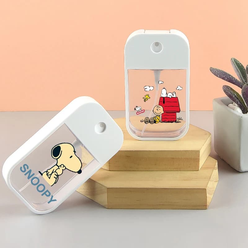 Flacone Portatile Snoopy per Profumo, Bianco Rosa Blu, 45ml, Spray Nebulizzatore per Igienizzante Mani, Spray Orale, Regalo 2026