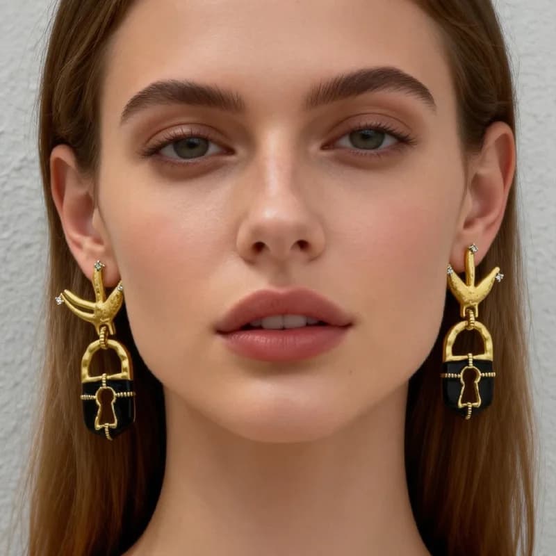 Collana con Ciondolo a Goccia Smaltata a Forma di Chiave e Colomba, Gioielli alla Moda per Donna e Ragazza, Regalo per Feste, Vendita Calda 2026