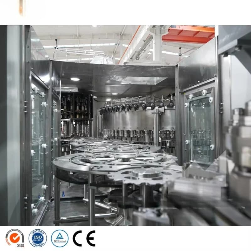 YG 2025 OEM Impianto di produzione Bottiglia che soffia Riempimento Tappatura Minerale Puro Produzione di acqua Imbottigliamento Riempitrice di liquidi Macchina Combiblock