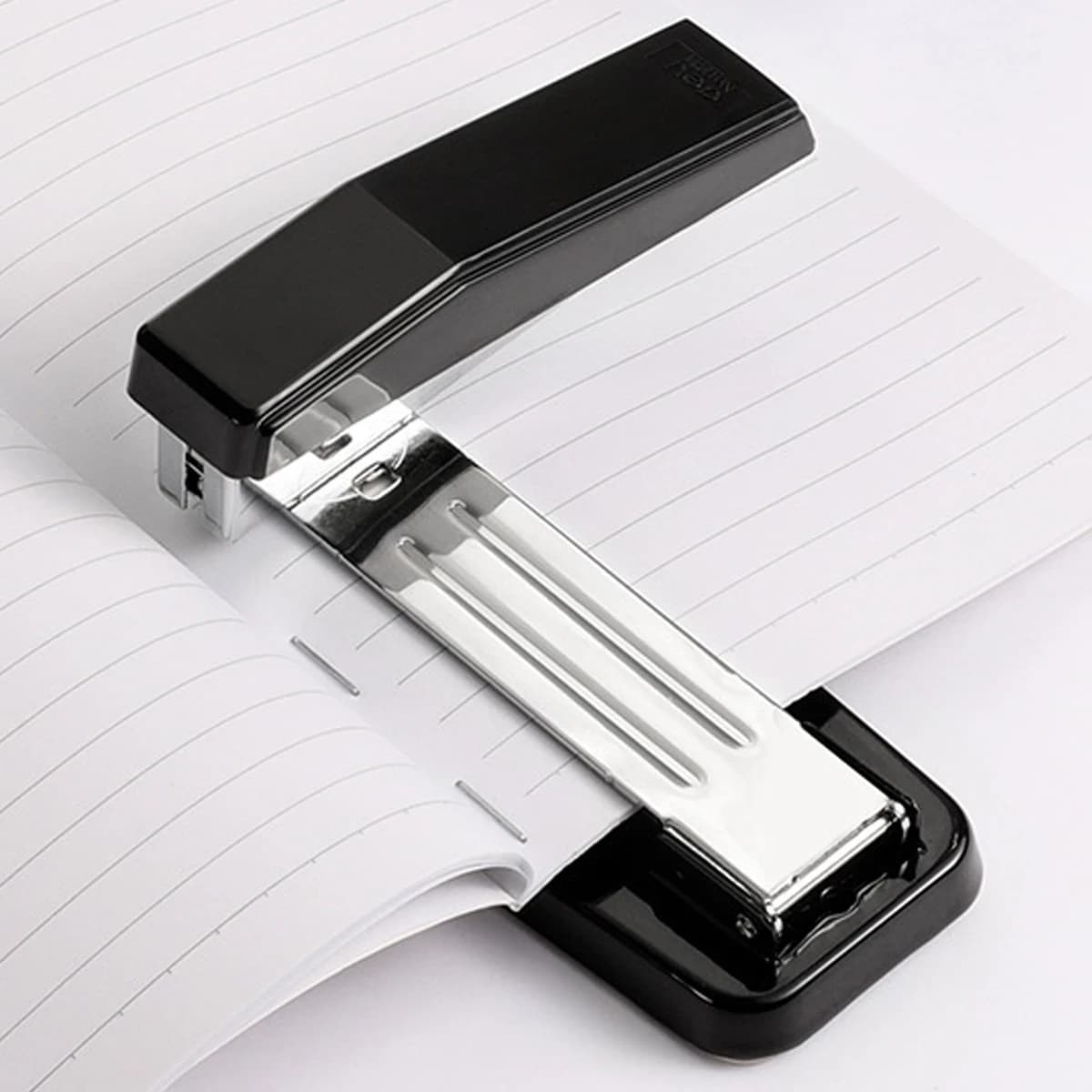 1PCS Rotatable Desktop Staples, Multifunctional Labor-Saving Stapler for Booklet Pricing List, School Students Office Supplies