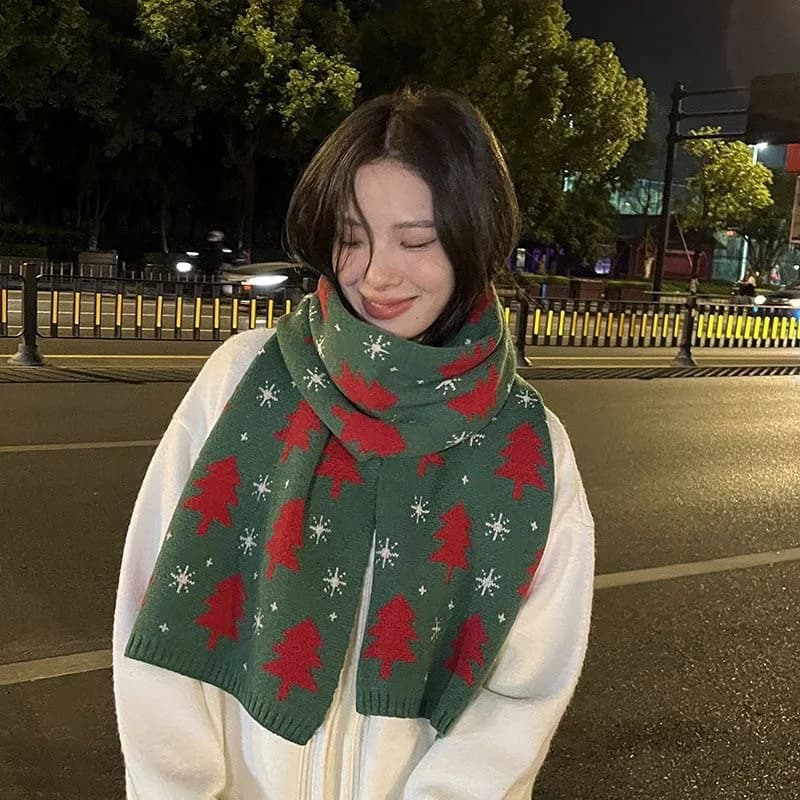 Elegante sciarpa da donna rossa con stampa albero di Natale, versatile protezione per il collo verde per l'autunno e l'inverno, ottimo regalo di Natale