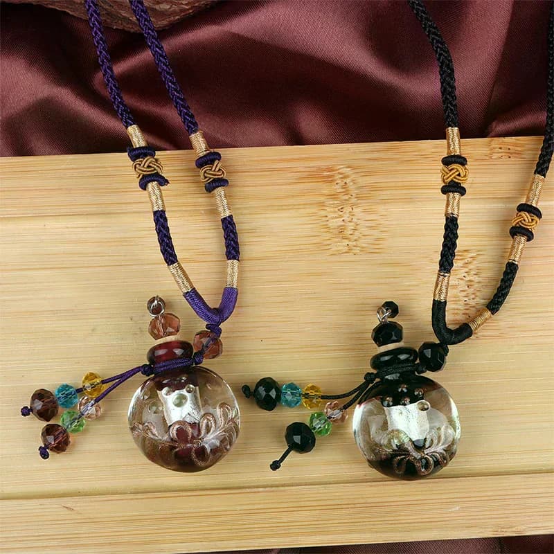 Necklace with Baroque Glass Perfume Bottle Hanging Decoration Portable Essential Oil Fairytale Aroma Bottle Jewelry Deodorant Pendant for Car