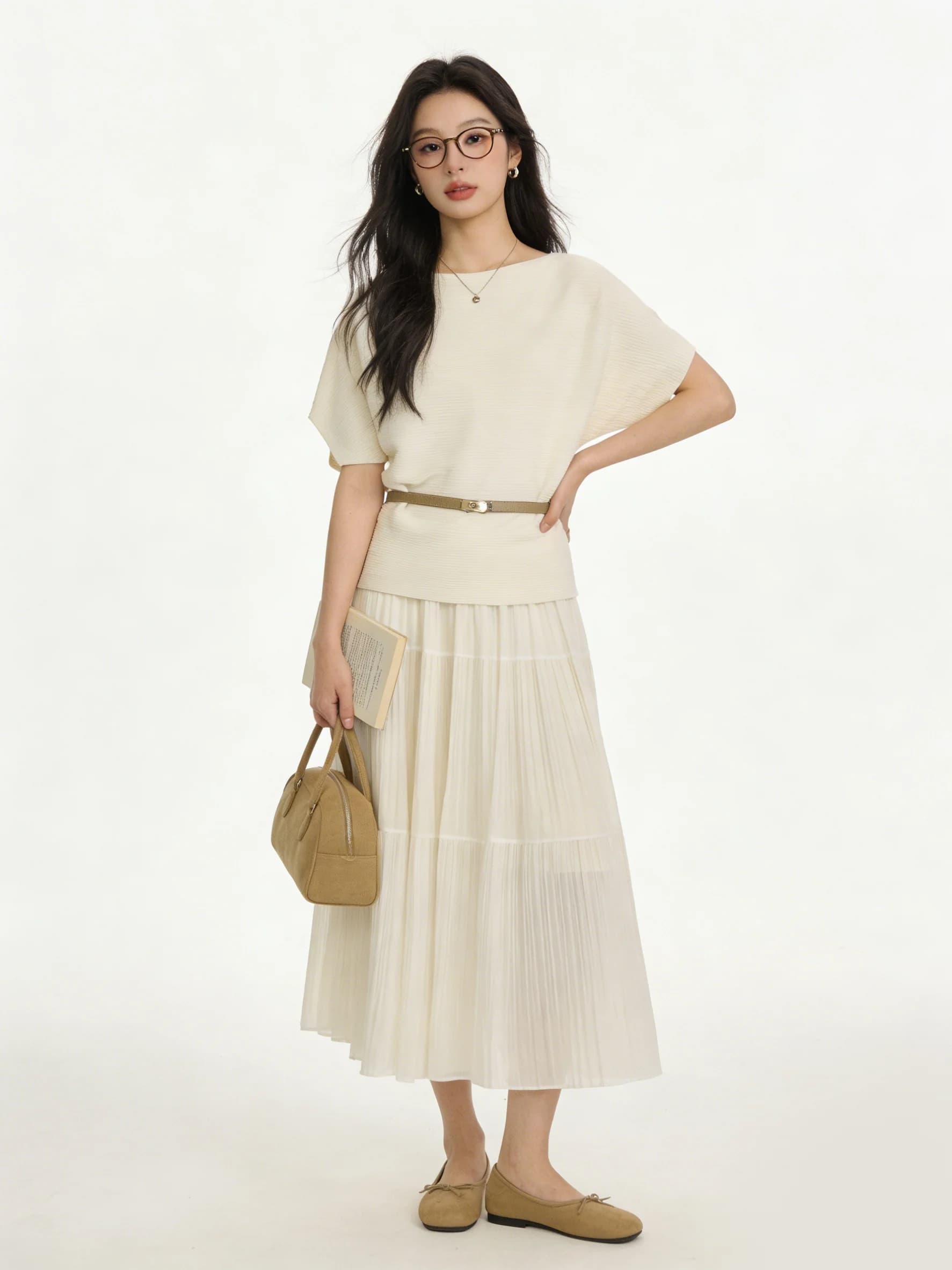T-shirt a maniche corte in stile coreano e gonna a pieghe a vita alta a mezza lunghezza, set due pezzi per donna, moda casual estiva