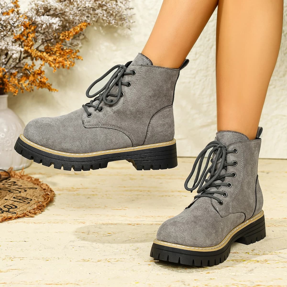 Stivali corti alla moda e versatili con tacchi spessi e punta tonda Stivali invernali invernali da donna alla moda e versatili