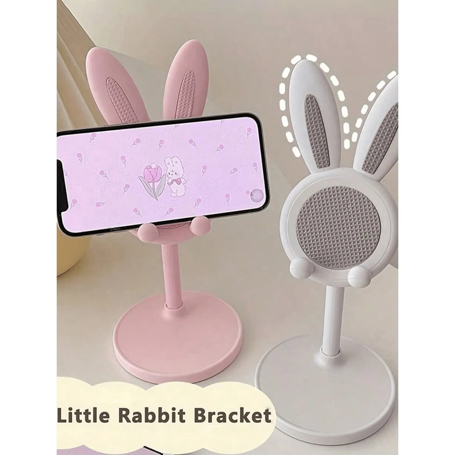 Supporto per telefono/tablet piatto bianco in plastica ABS pieghevole e regolabile con simpatico coniglio dei cartoni animati, adatto per matrimoni, compleanni, decorazioni per la casa, decorazioni per la stanza, decorazioni per l'ufficio, ritorno a scuola, compatibile con iPhone, telefoni Android, ottimo regalo per compleanni, famiglia.