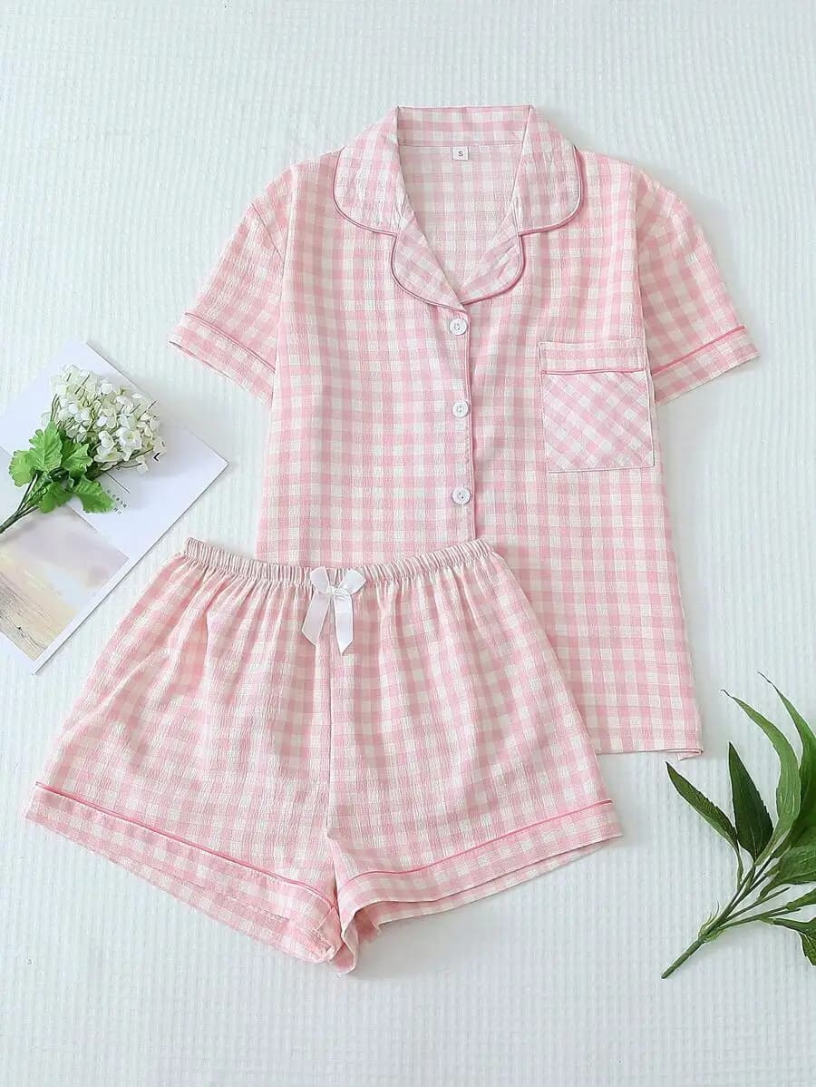 Set Pigiama a Quadretti Rosa in Due Pezzi con Top Abbottonato e Pantaloncini