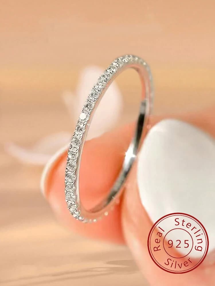 Anello in argento sterling 925 lucido da 1,4 mm con zirconi completi impilabili per le donne Gioielleria raffinata personalizzata per feste quotidiane