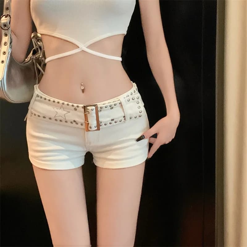 Sexy Short Jeans Low Waist Design Sense Rivet Belt Dancing Hot Girl Shorts American Style Summer Fashion Ladies Slim Fit Jeans