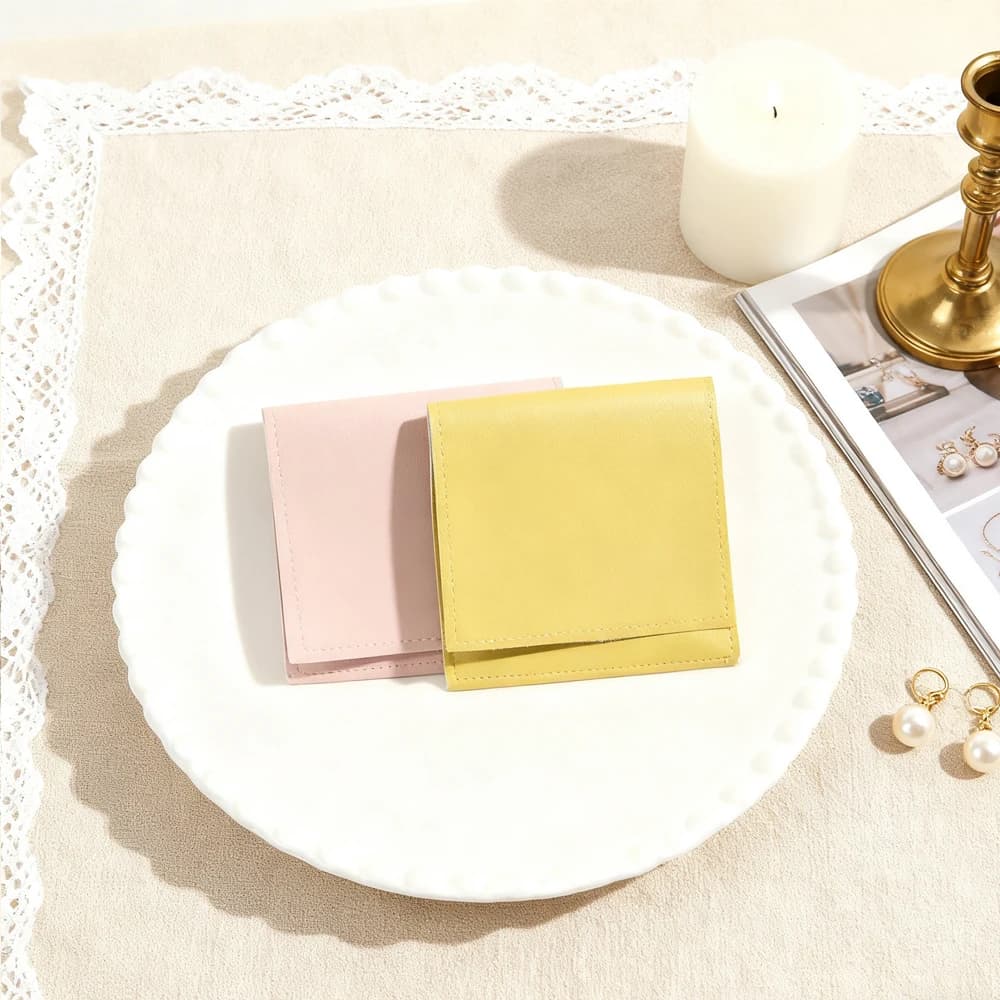 100pcs PU Leather Envelope Jewelry Pouches Gift Bags Earrings Necklace Brooch Package Supplies Small Jewellery Travel Packaging