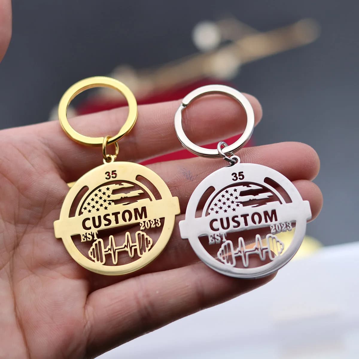 QIAMNI Keychain with lifting handlebars Custom name Keychain with heartbeat Keychain with laser engraved stainless steel fitness plate Gift