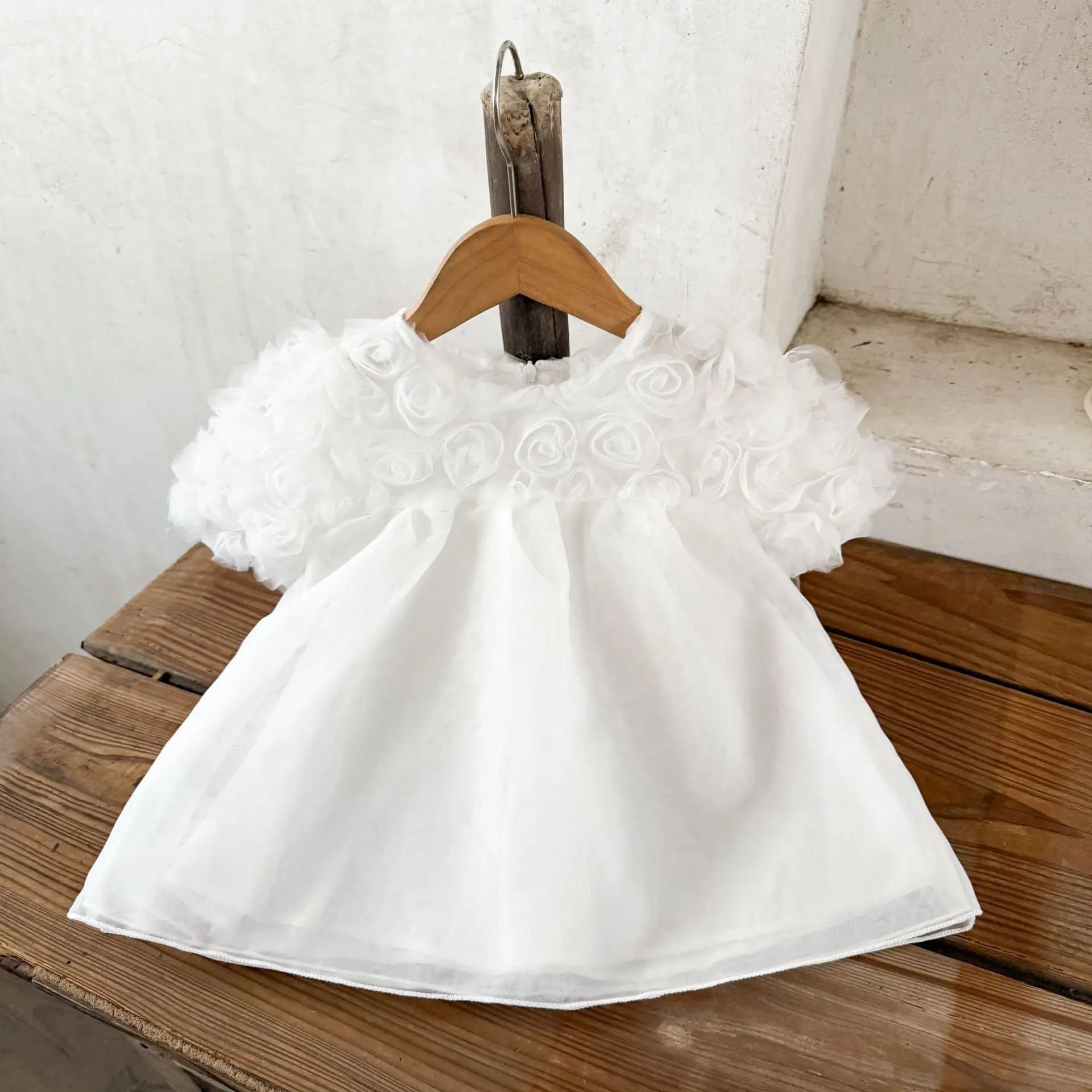 2025 Nuovo vestito da ragazza dolce a maniche corte in pizzo fiore fata gonna maglia trendy carino stile semplice